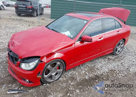 2010 Mercedes-Benz C 300 Luxury 4Matic/Sport 4Matic из США, поврежденный, VIN WDDGF8BB1AF434233